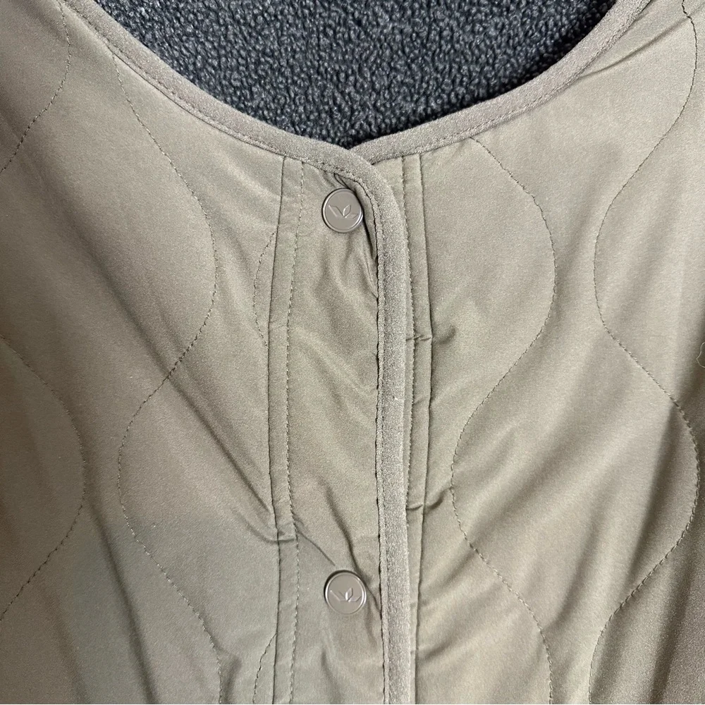 Koolaburra by UGG Reversible Sherpa Quilted Jacket, Olive Green | XXL - Picture 9 of 10